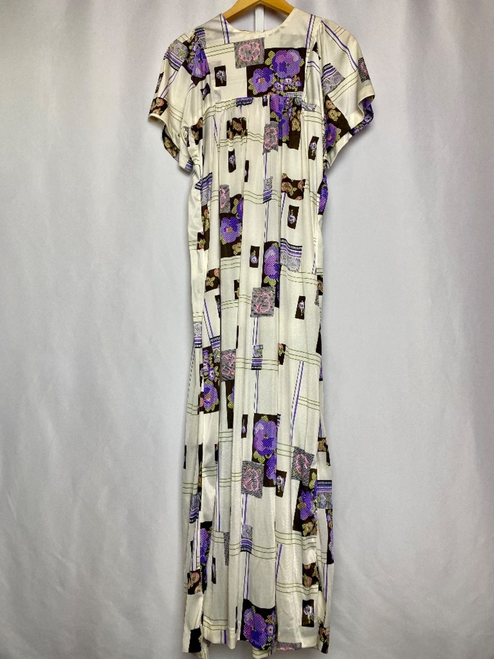 Kilauea Vintage Style Womenʻs Patchwork Floral Aloha Print Short Sleeve Muʻumuʻu